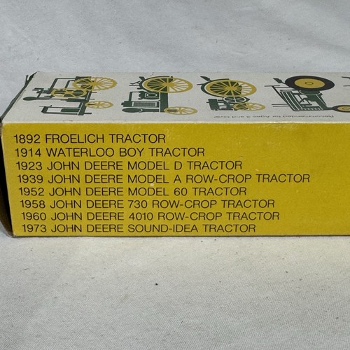 Vintage acht John Deere Miniatur Spielzeug Traktoren Box Set #593 Die-Cast 1/64 ~ NEUWERTIG - Bild 2 von 9