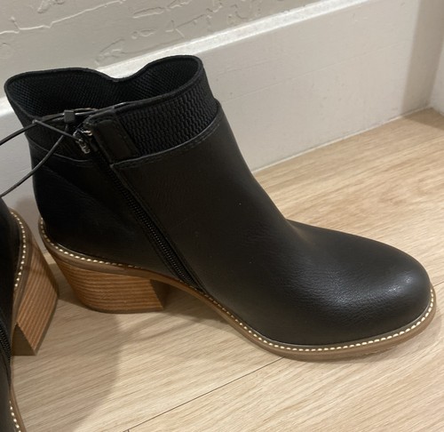 KORKS Kork Ease Vegan Leather Ankle Boots Stacked Heel Booties Black Size 7 New - Picture 7 of 9