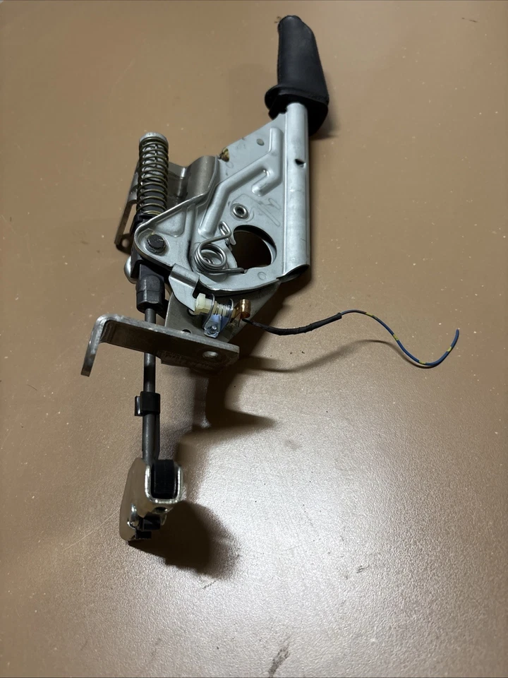 Manija de freno de mano de estacionamiento de emergencia OEM 07-13 BMW 328i 335i E92 E90 E91 E93 Foto 4 de 4