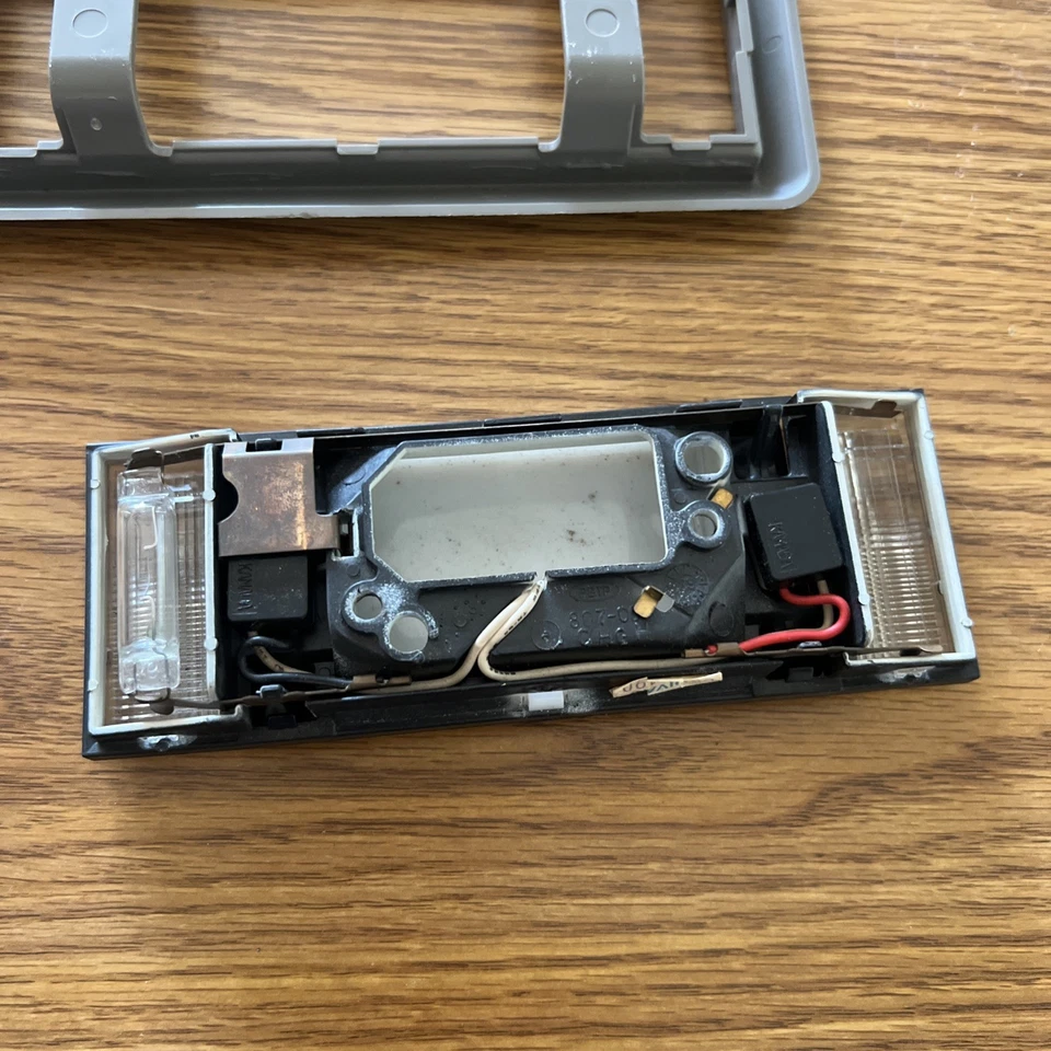 Chevrolet GMC C/K 1500 1988-1994 OBS luz domo carcasa mapa GM LT GRIS C/K Foto 3 de 4