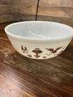 Pyrex Early American 404 4 Qt, Vintage White/Brown GOOD CONDITION, NO LID