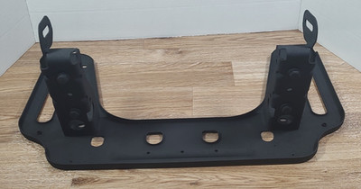 2004 POLARIS SPORTSMAN 700 TWIN EFI FRONT BUMPER BRACKET MOUNT 1014412