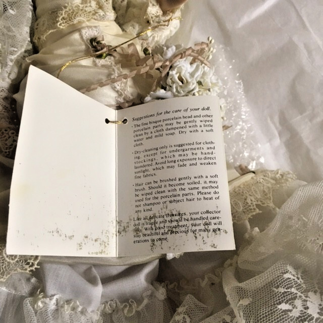 FRANKLIN HEIRLOOM DOLL VICTORIAN BRIDE 22" TALL Bouquet & Brush 1985