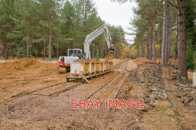 FOTO WARWICKSLADE SCHNEIDEN: NEU POSITIONIERTE EISENBAHN (SEQUENZBEGINN) LADEN A