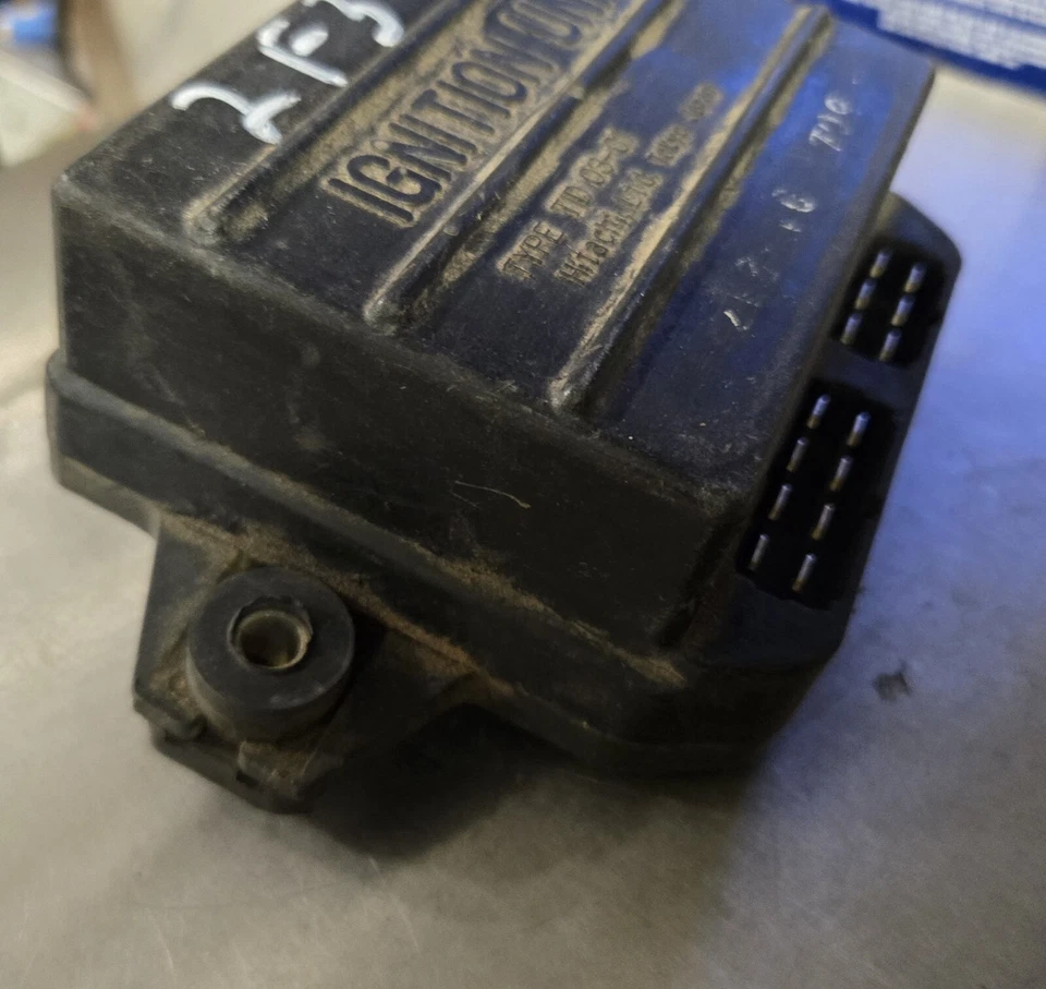 OEM YAMAHA XS750 1978-1979 XS850 1980 UNIDAD DE ENCENDIDO MONTAJE 2F3-82305-11-00 Foto 2 de 4