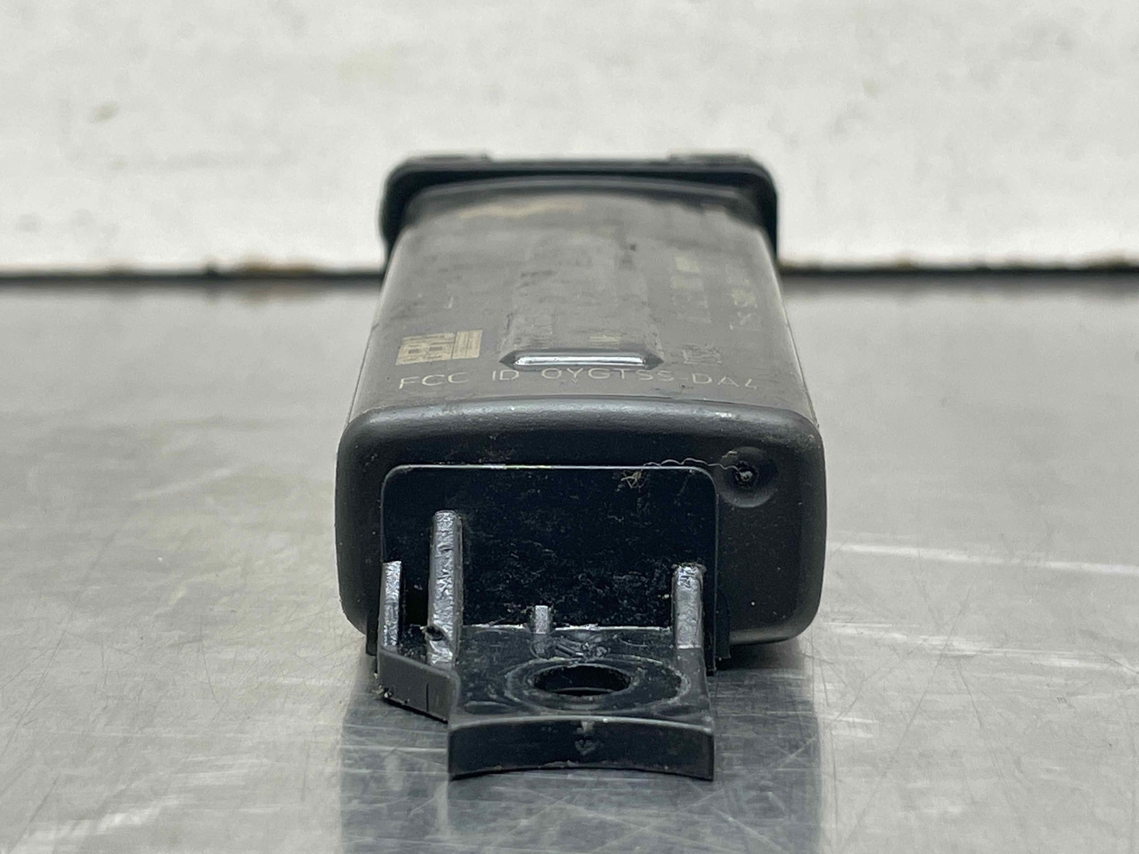2009 Maserati Quattroporte OEM Tire Pressure Control Module TPMS 224562 30042824
