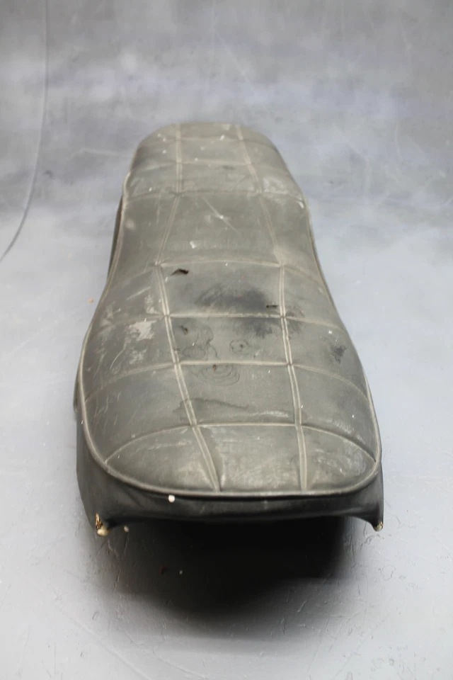 1980 SUZUKI GS450L FRONT DRIVERS SEAT - Image 2 of 4