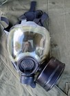 US GULF WAR ERA MCU-2/P GAS MASK, SIZE SMALL, w/ ACCESSORIES, MADE 1990 — photo 3