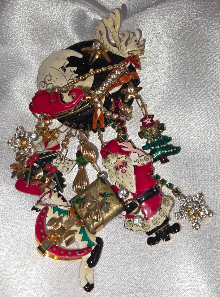 Lunch At The Ritz Christmas Night Santa Moon Charms Brooch or Pendant - Image 4 of 4