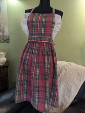 Vintage Apron, Christmas Pattern, Full Length Ladies' Garment Worker Union Made