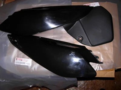 YAMAHA DT 125RE DT125X  '04-06 Verkleidung Seitenteil rechts links schwarz - Bild 1 von 3