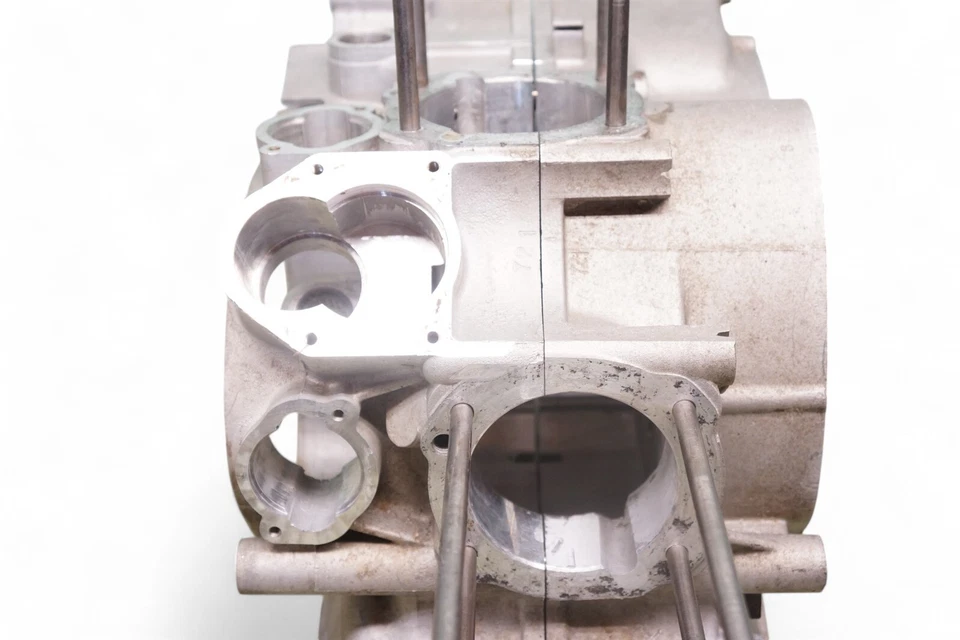 Ducati 750 GT 750GT DM750 1975 Super Sport bisel DM Desmo estuches de motor Foto 3 de 4