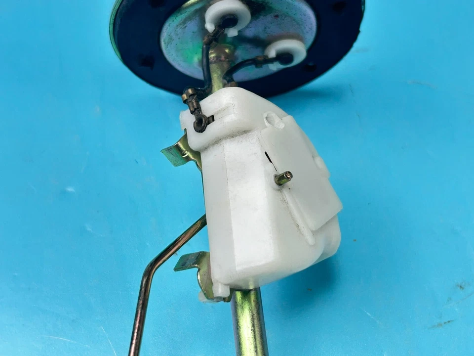 Unidad de envío de tanque de combustible Fiat 1100/1100D, 1200/1500/1500S/1600S descapotable NOS Foto 3 de 4
