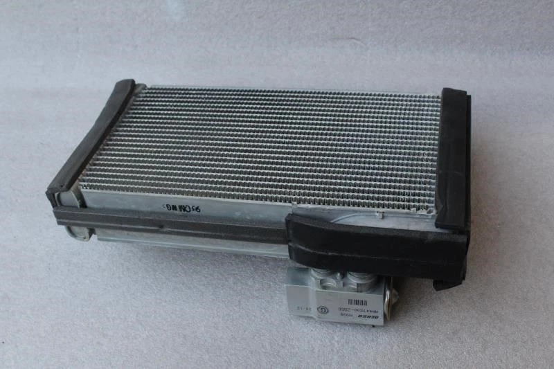 2011 TOYOTA SIENNA REAR AIR CONDITION AC EVAPORATOR - Image 2 of 4