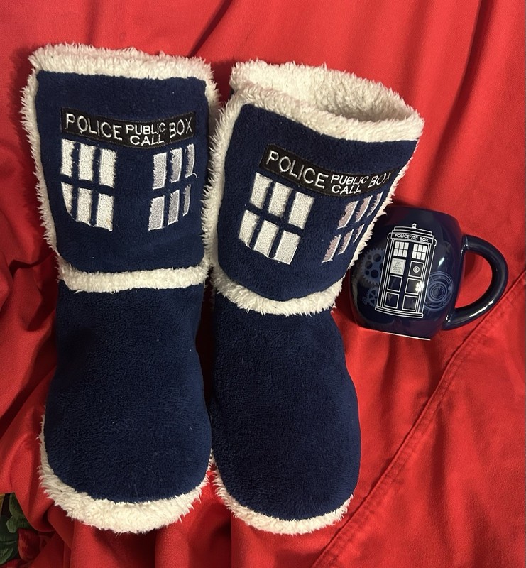 BBC DR Who Doctor Adult Plush Sherpa Slippers Nub Bottom Size 9/10 + Tardis Cup