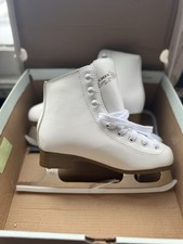 DBX Girl's Traditional Figure Skates Size 1Y, Bright White New In Box