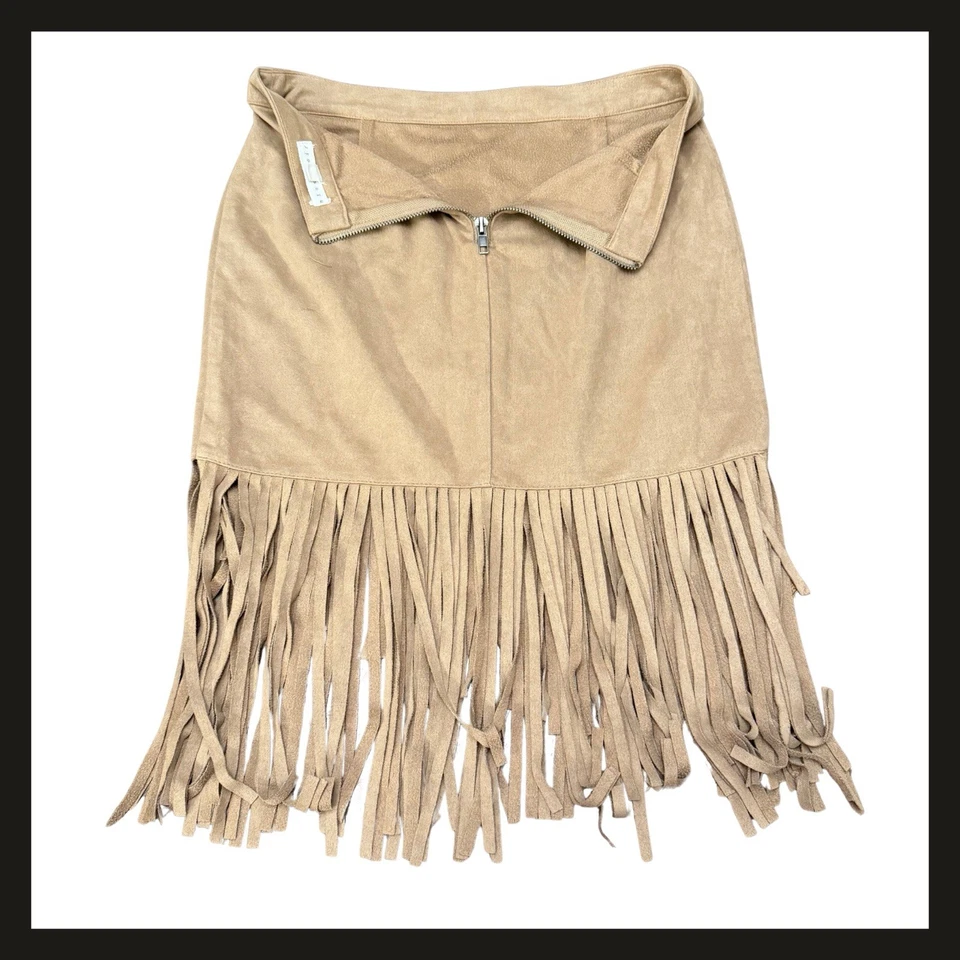 Blush Noir Franja Camurça Look BOHO Mini Saia Bronzeada Bainha Assimétrica Feminina Pequena - Imagem 3 de 4