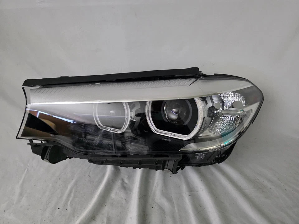 🚗🚗 BMW 5 Series G30, G31 LED Headlight LEFT OEM GENUINE 8499111 - Bild 2 von 4