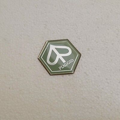  FRONT PIAGGIO HEXAGONAL BADGE EMBLEM FLY 150 3V LIBERTY  MP3 250/400 BV300/500 BV350 (1B003766)