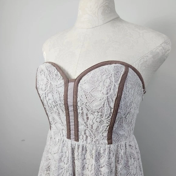 Mini Vestido ASO ALT Elena Gilbert Corsé Sin Tirantes Talla M Se Ajusta a Pequeño Espalda Calada Foto 4 de 4