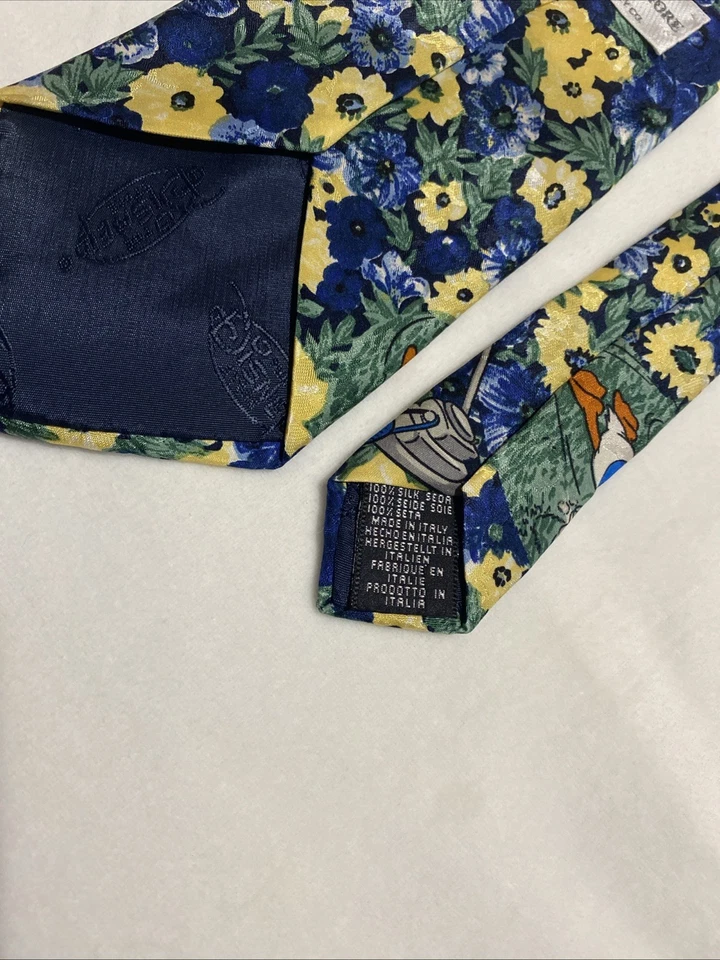 Corbata de seda del Pato Donald de The Disney Store. Cortacésped Donald. Hecho en Italia Foto 4 de 4