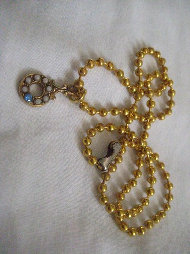 Vntage cute necklace 17" tiny gold tone beads w studded charm pendant,gift boxed - Picture 2 of 4