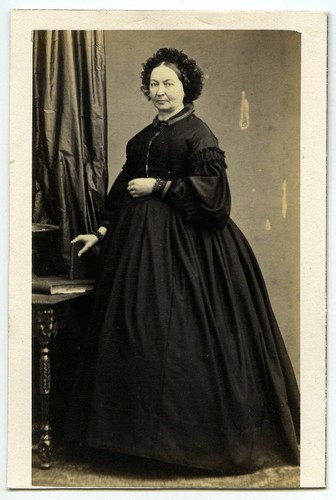CDV Photo Ancienne Originale - Femme Mode - Vers 1860 - Höffert Dresde