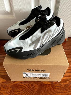 yeezy boost black us