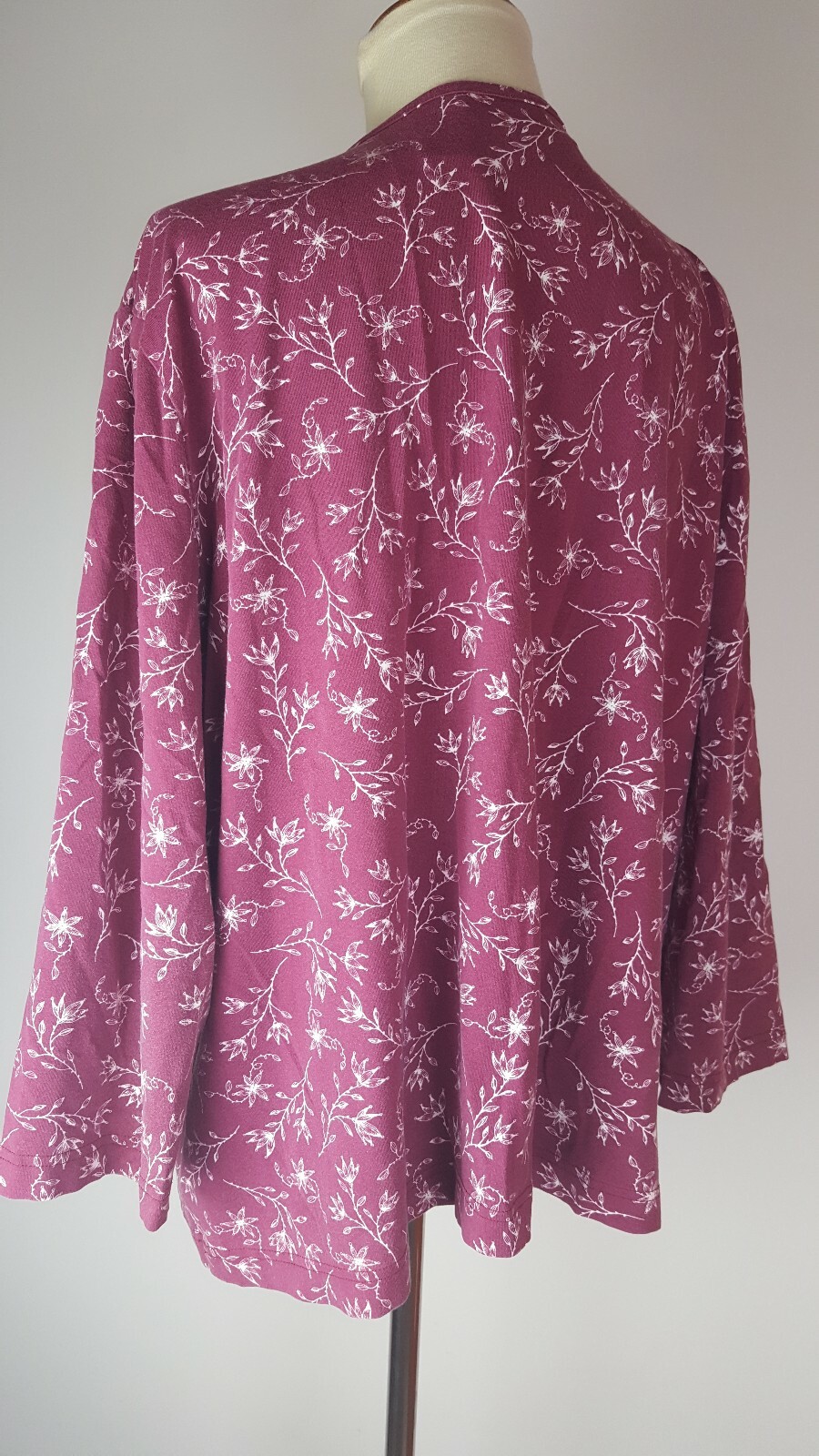 Appleseed Women's Shirt size XL Maroon White Flowers Stretchy Top eBay