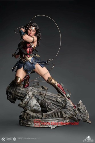 Queen Studio QS 1/4 Wonder Woman Comic Ver Estatua Pintada en Stock - Imagen 2 de 11