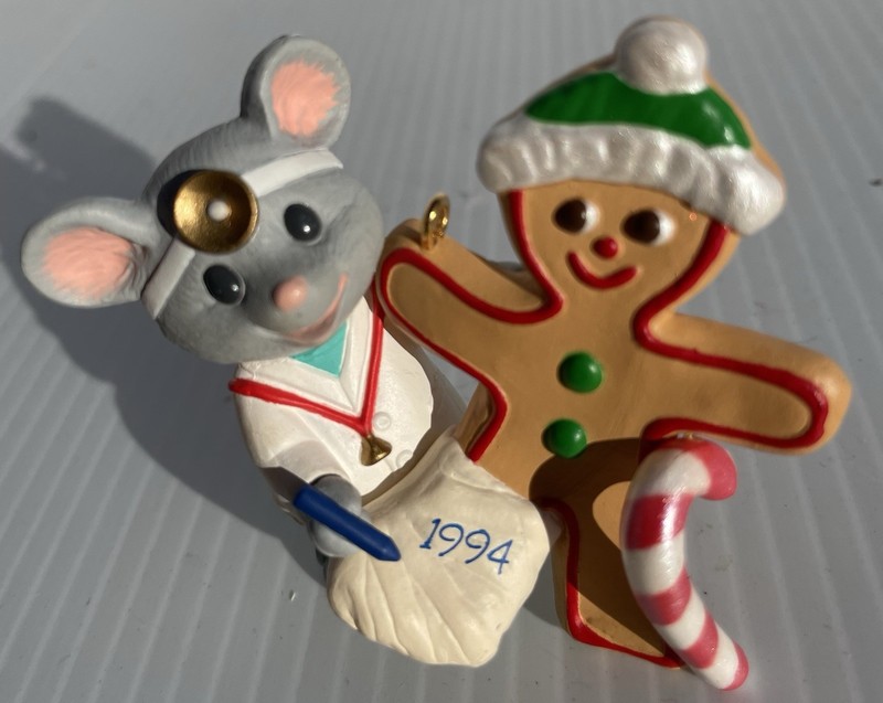 Vtg Hallmark "Caring Doctor" Mouse Keepsake Ornament 1994