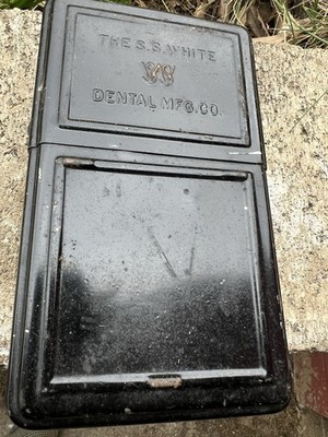 vintage metal tin box manufactured by The S.S. White Dental Mfg. Co