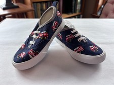 Zapatos de camión de bomberos bordados zapatillas CBOCS Cracker Barrel talla 8 niño pequeño
