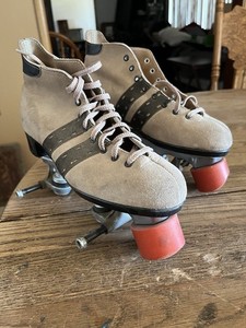 Late 70s BANZAI Leather Roller Skates  Woman’s Size 7 Beautiful