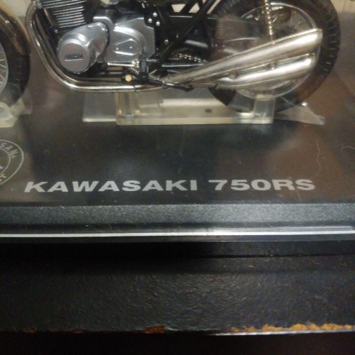 Kawasaki 750RS Tetsuma 1/18 Scale Diecast Motorcycle Model Marusan Vintage Bike - Picture 2 of 12