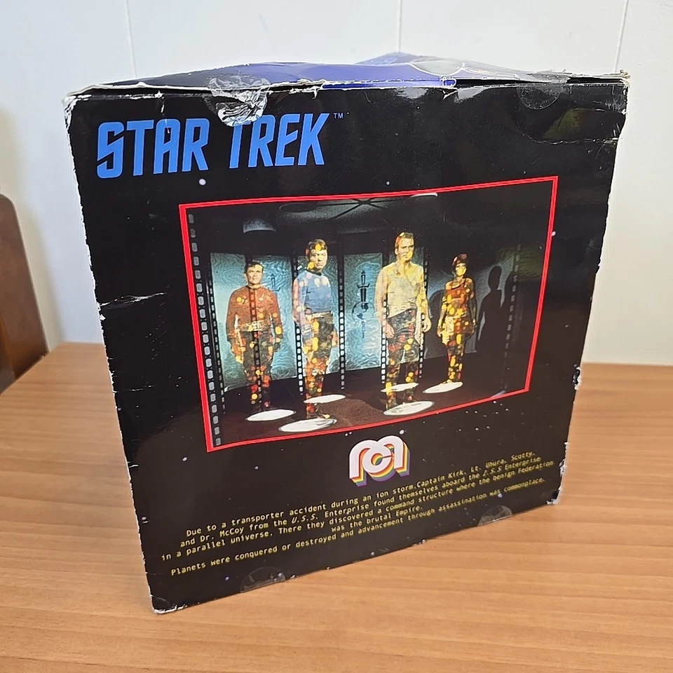 Espejo Espejo Star Trek MEGO 2 Pack Kirk & Spock CAJA TRIANGULAR Nueva Caja DMG Foto 3 de 4