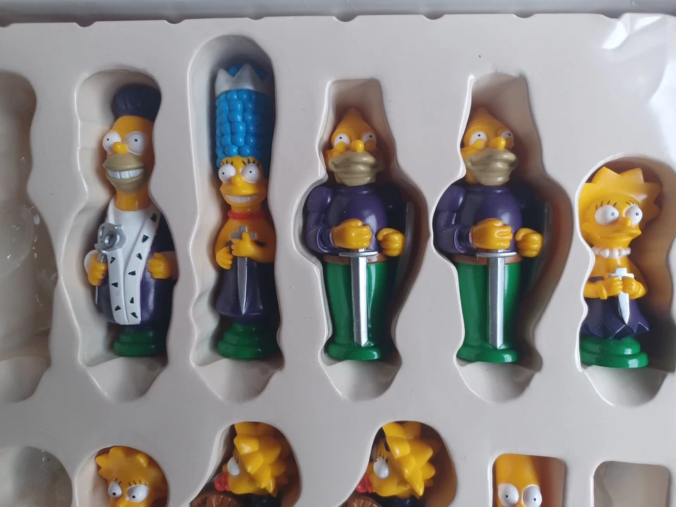Jeu d'échecs 3 D The Simpsons  . Incomplet pour complément . Jeu vintage 1992 - Photo 2/4