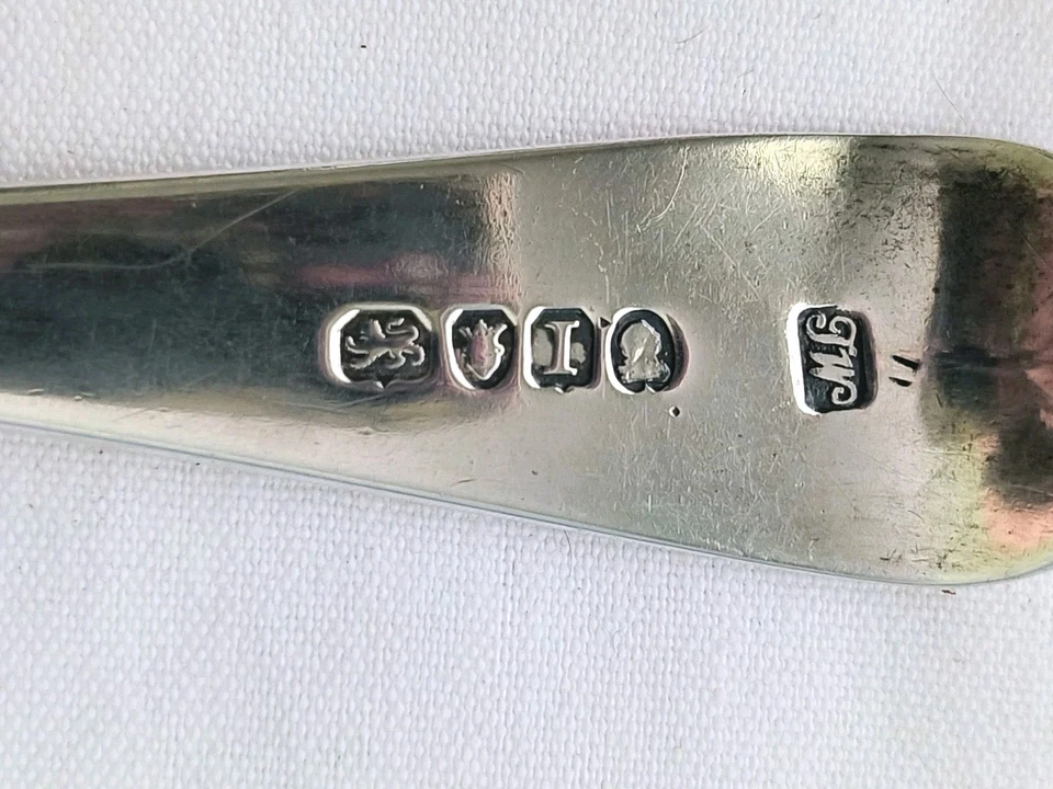 Cuchara inglesa de plata esterlina Thomas Wallis ll George lll marca de servicio georgiana Foto 4 de 4