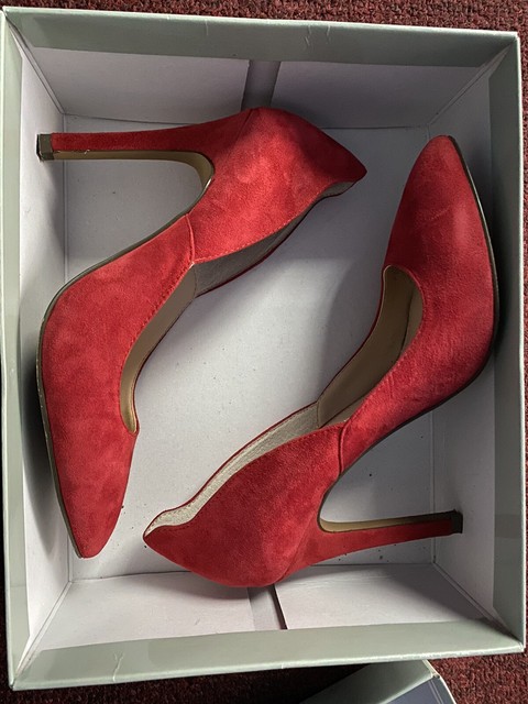 jessica simpson red suede pumps