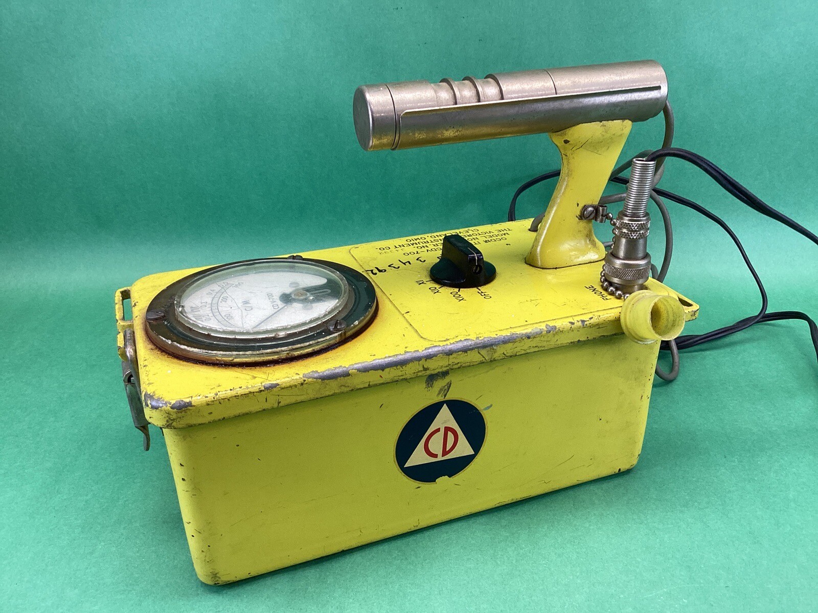 Vintage Victoreen Radiological Meter Geiger Counter CDV700 Model 6A