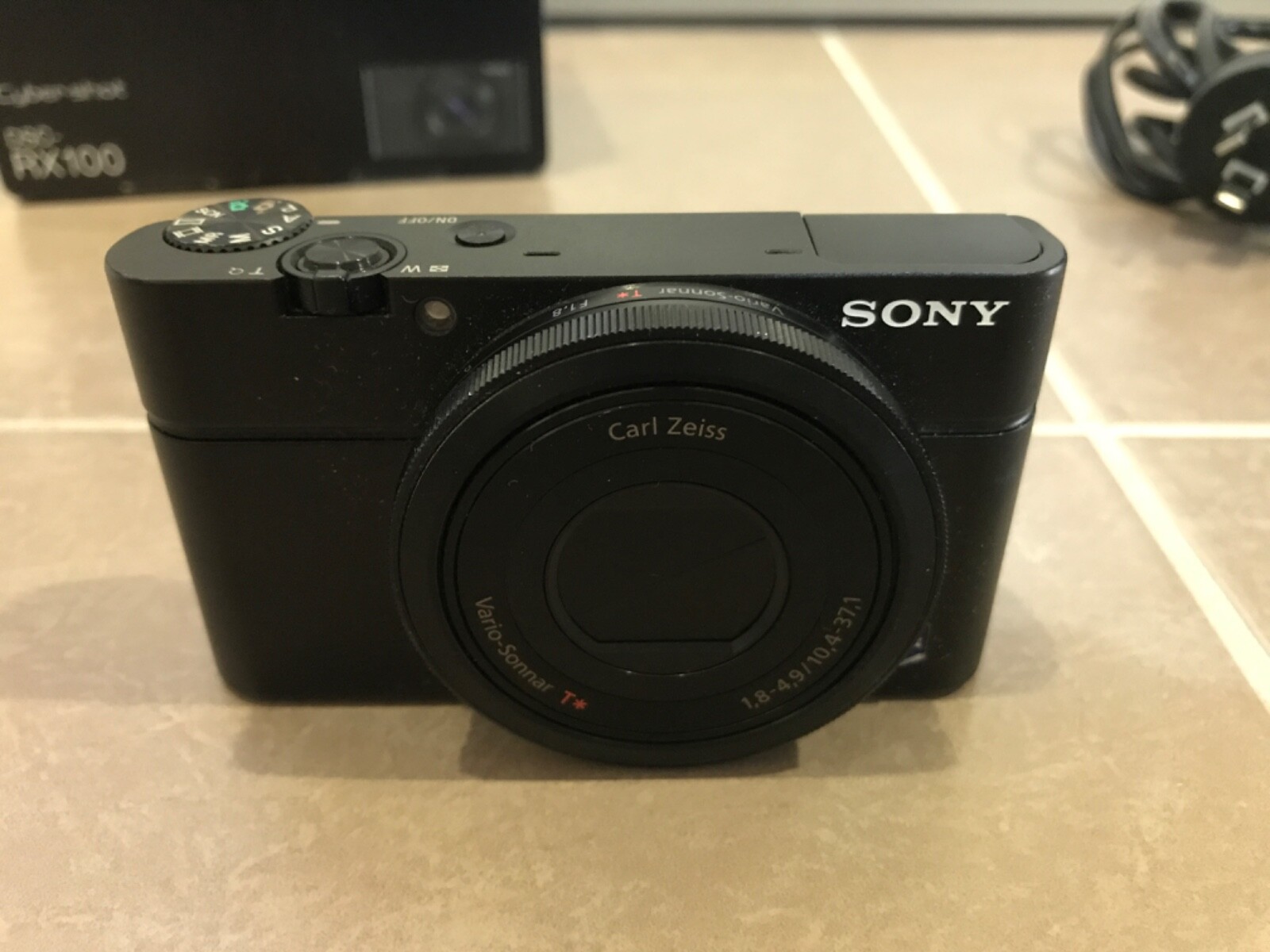 Sony Cybershot DSCRX100 20.2 MP Digital Still Camera ***FAULTY, NOT