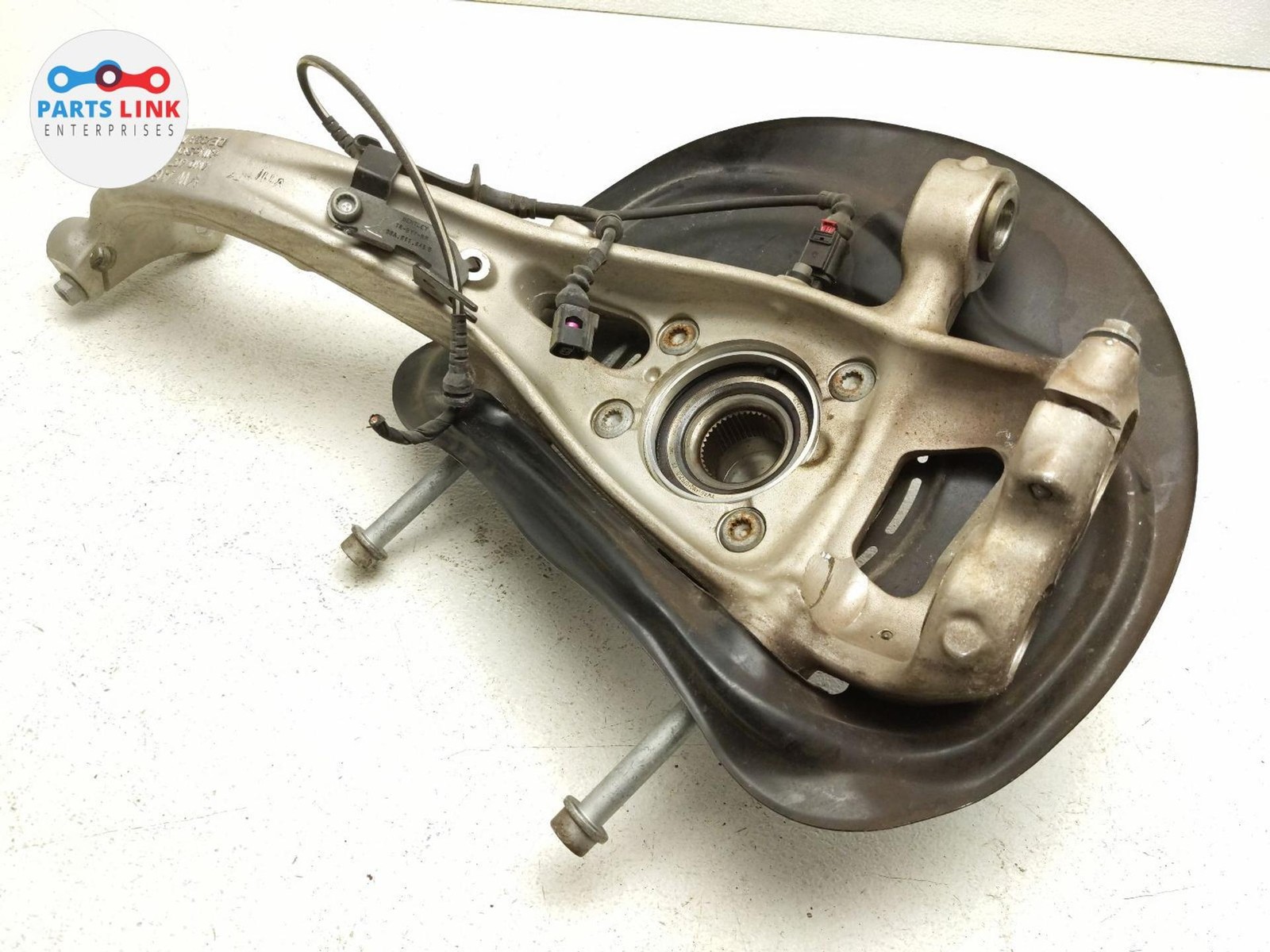 Bentley Bentayga 2016-2020 Front Left Steering wheel hub