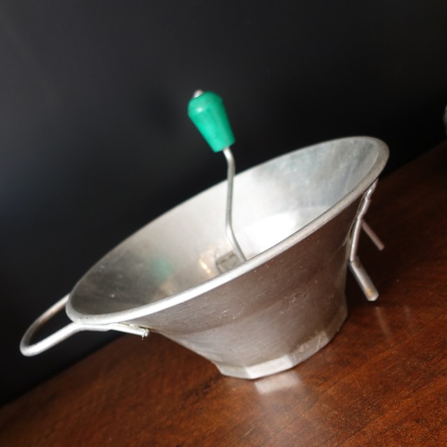 LT France Professional Restaurant Kitchen Food Mill Sieve Potato Masher