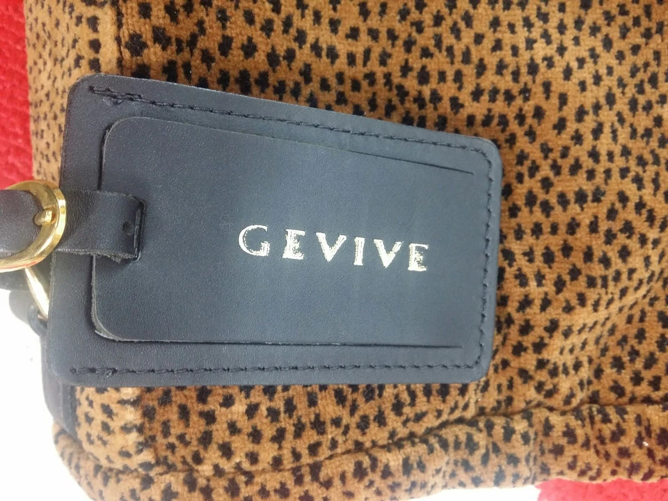 Bolso de ropa con cremallera tapiz estampado de leopardo Gevive By Boyt  Foto 2 de 4