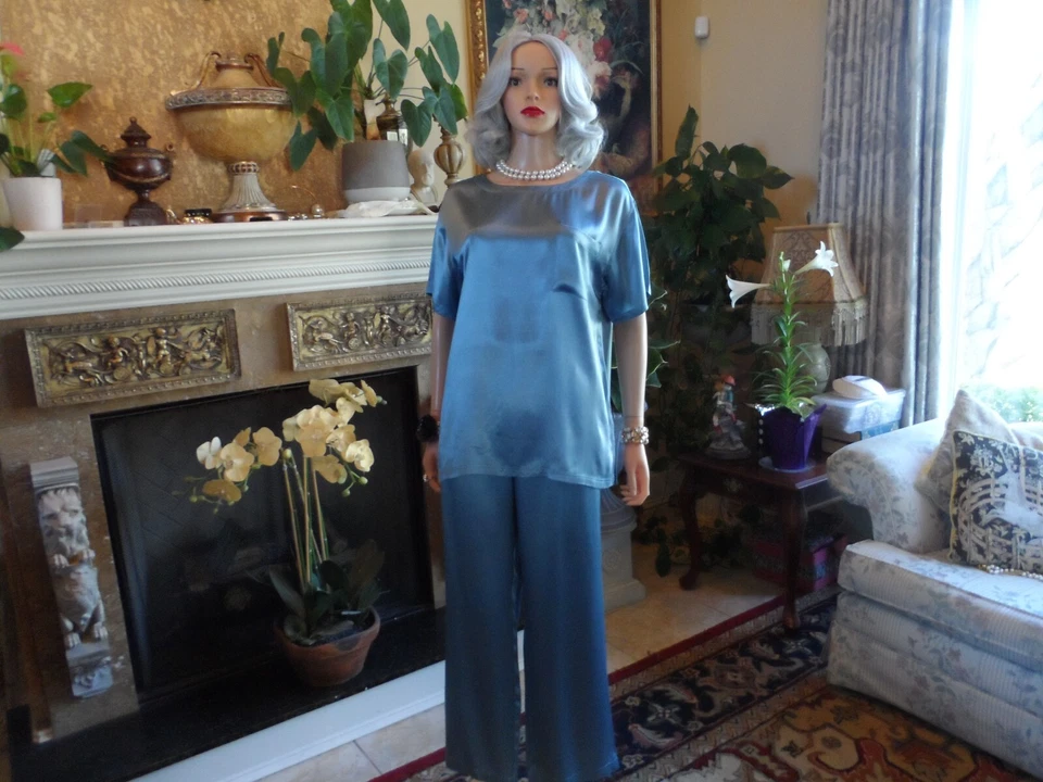 Nuevo Conjunto de Pijama Manga Corta Satinado Azul Claro Suave Surroundings Talla M-PM Foto 2 de 4