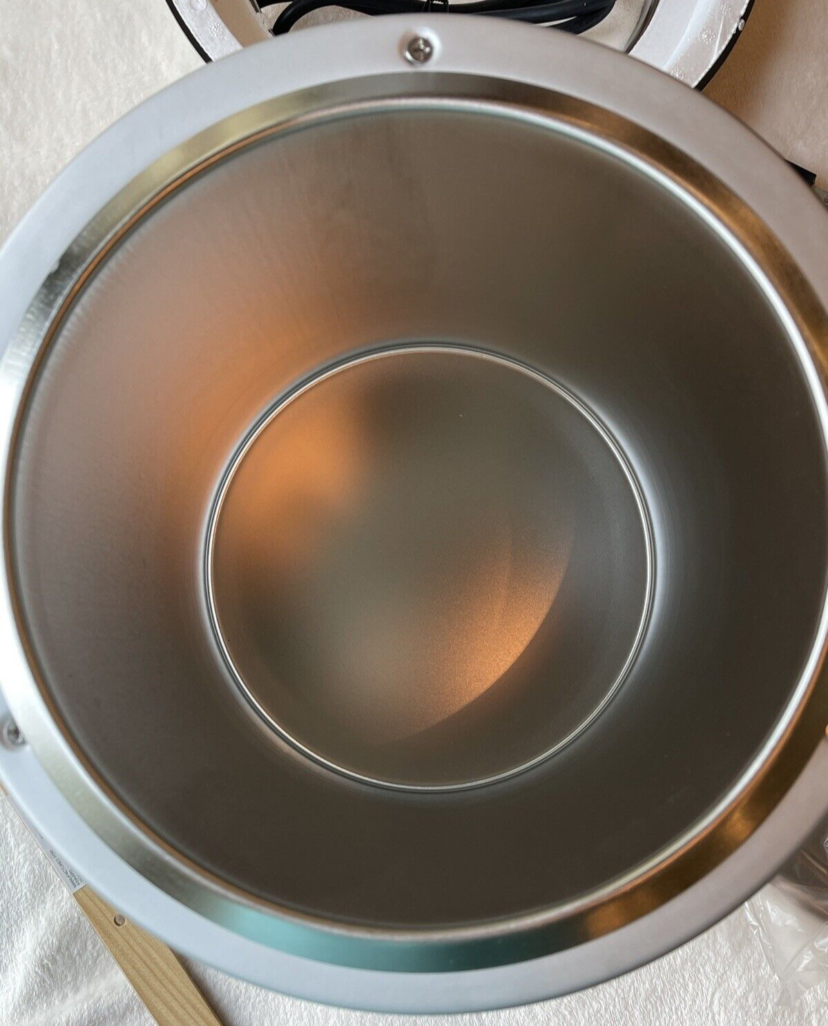 Avantco S30 11 Qt. Black Deluxe Soup Kettle Warmer - 120V, 400W Magnetic Labels