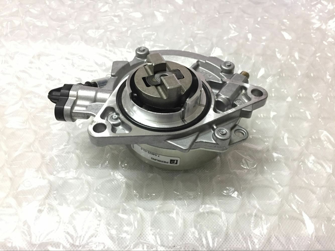 1 piece Brake Vacuum Pump for For BMW F20 F30 114i 116i 118i 316i 320i