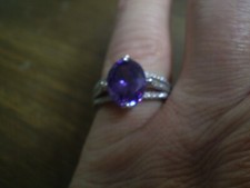 925 Sterling Silver Ladies Oval Amethyst  CZ Cluster Ring     4.0 grams