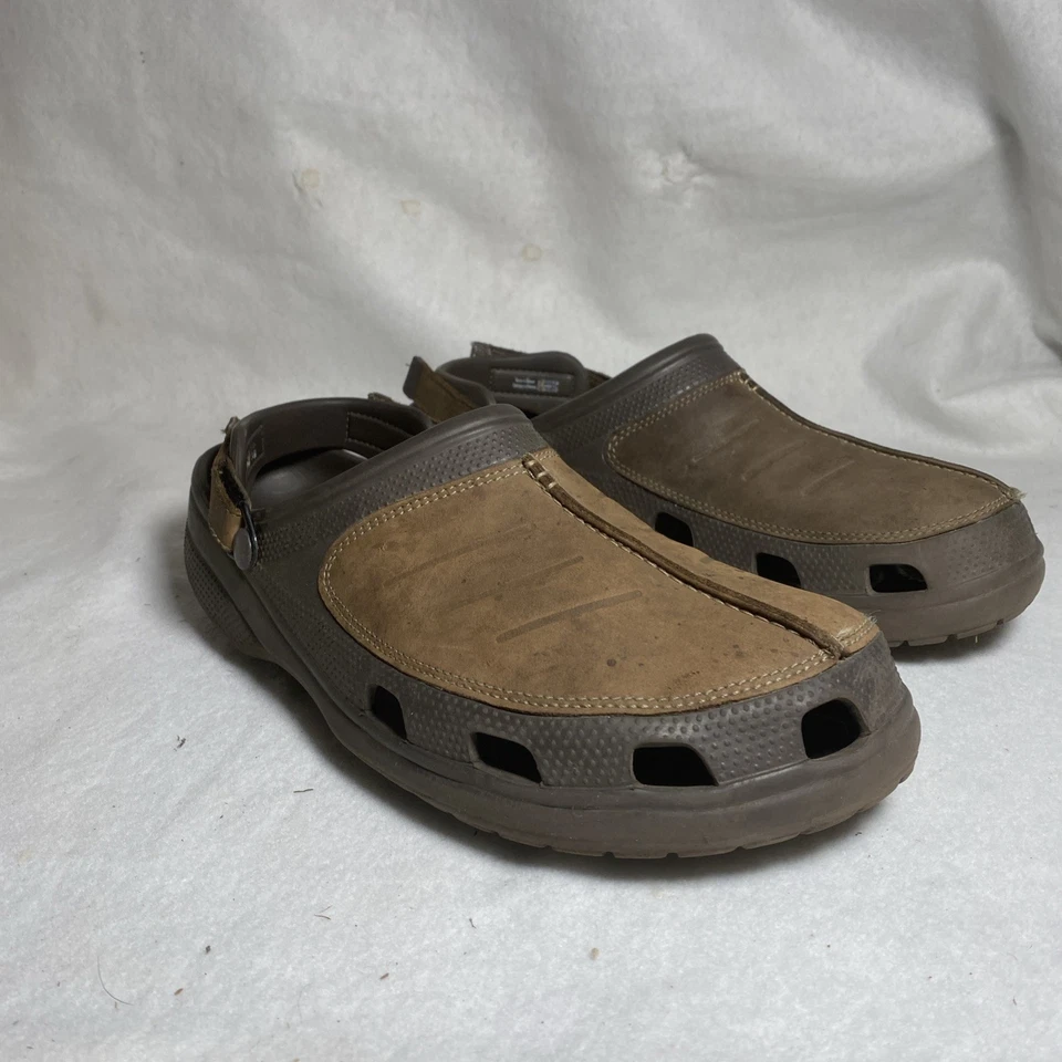 Zueco Crocs Yukon Vista II para hombre de cuero marrón sin cordones talla 15 Foto 2 de 4