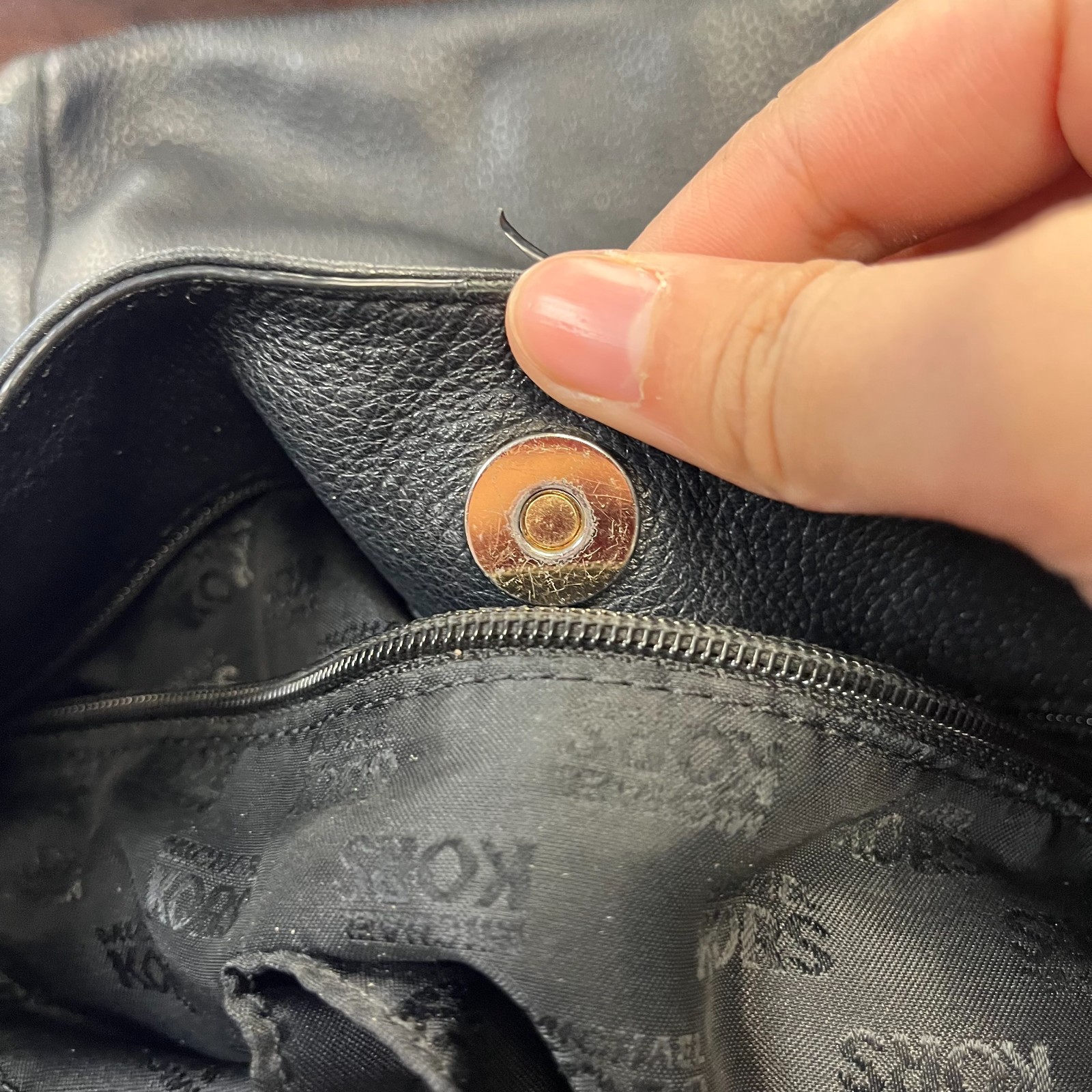 Michael Kors Womens Fulton Hobo Bag Large Black Pebbled Leather Snakeskin Pocket thumbnail 11